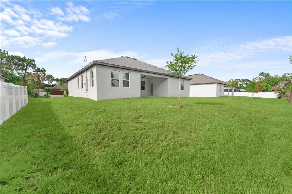 9345 101st Avenue , Vero Beach, FL 32967 Photo