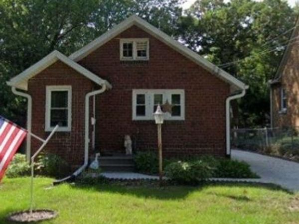 2041 12th Street , East Moline, IL 61244