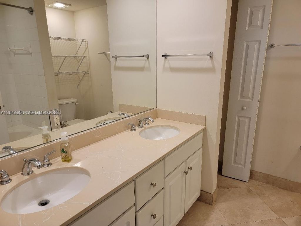 2000 N Bayshore Dr , Unit 707, Miami, FL 33137 Photo