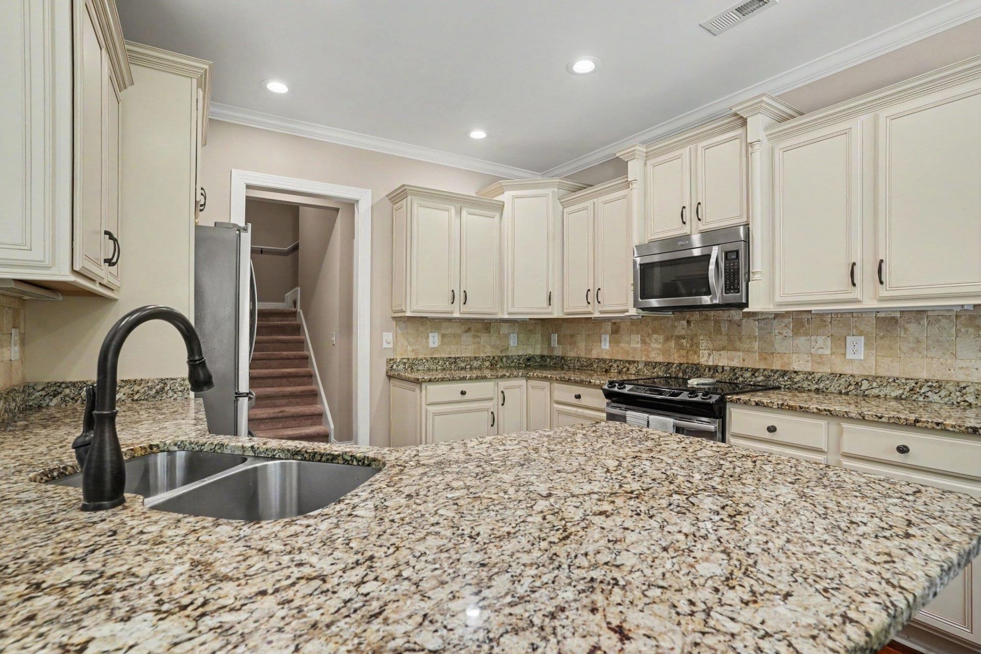 640 Oxbow Dr. Photo 13