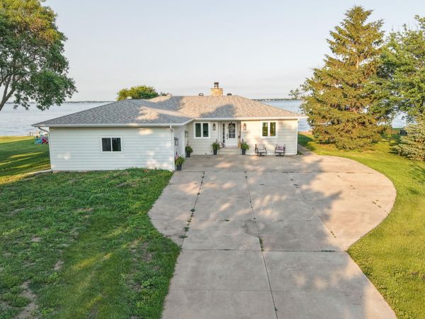 816 N LAKE DRIVE, Watertown, SD 57201