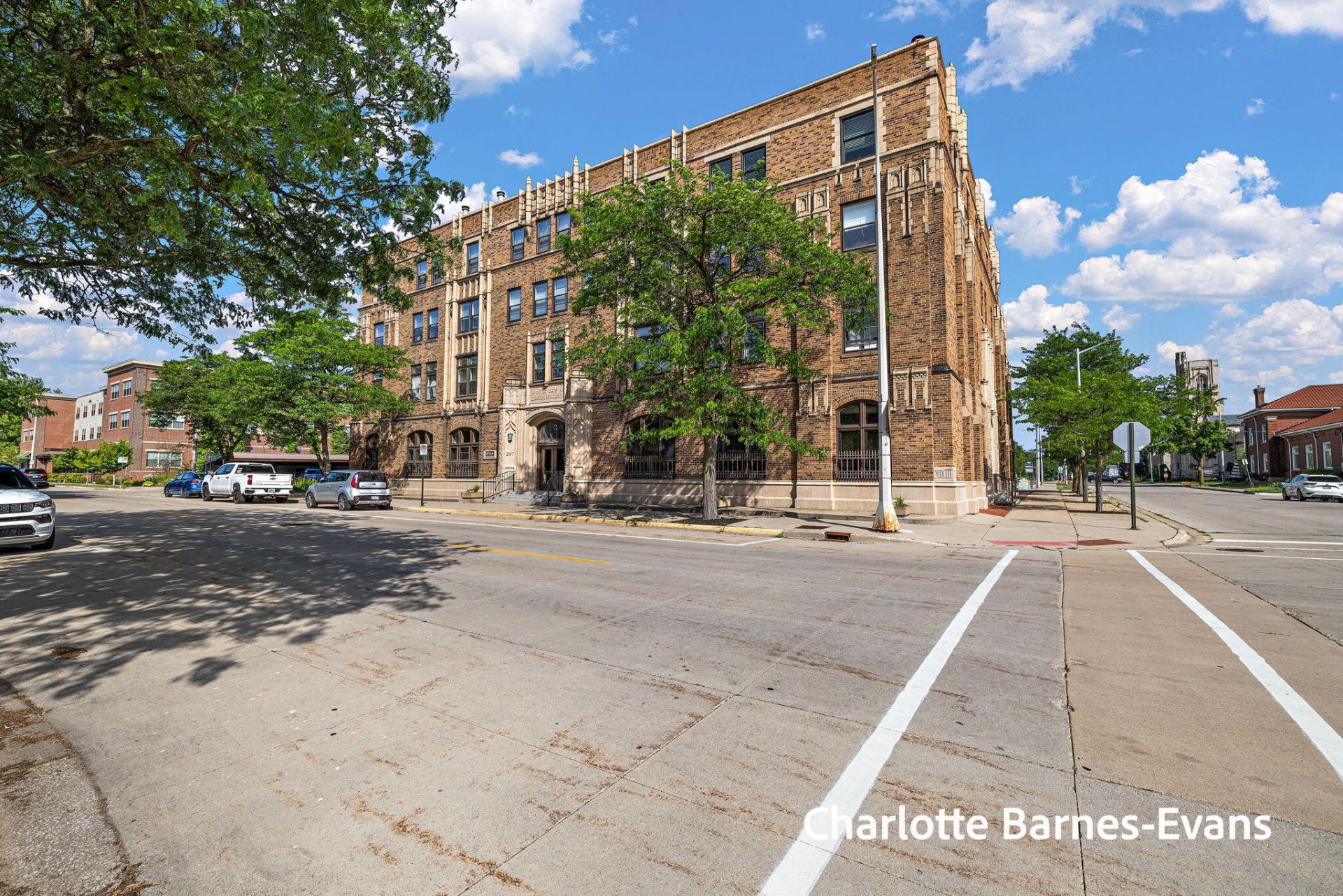 297 W Clay Avenue, Unit 410, Muskegon, MI 49440 Main Photo