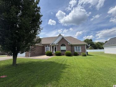 564 W Wiswell Road, Murray, KY 42071