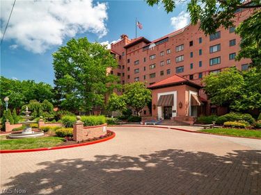 19000 Lake Road, Unit 5427, Rocky River, OH 44116