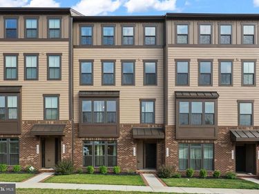 1733 DUNNINGTON PLACE, DUMFRIES, VA 22026