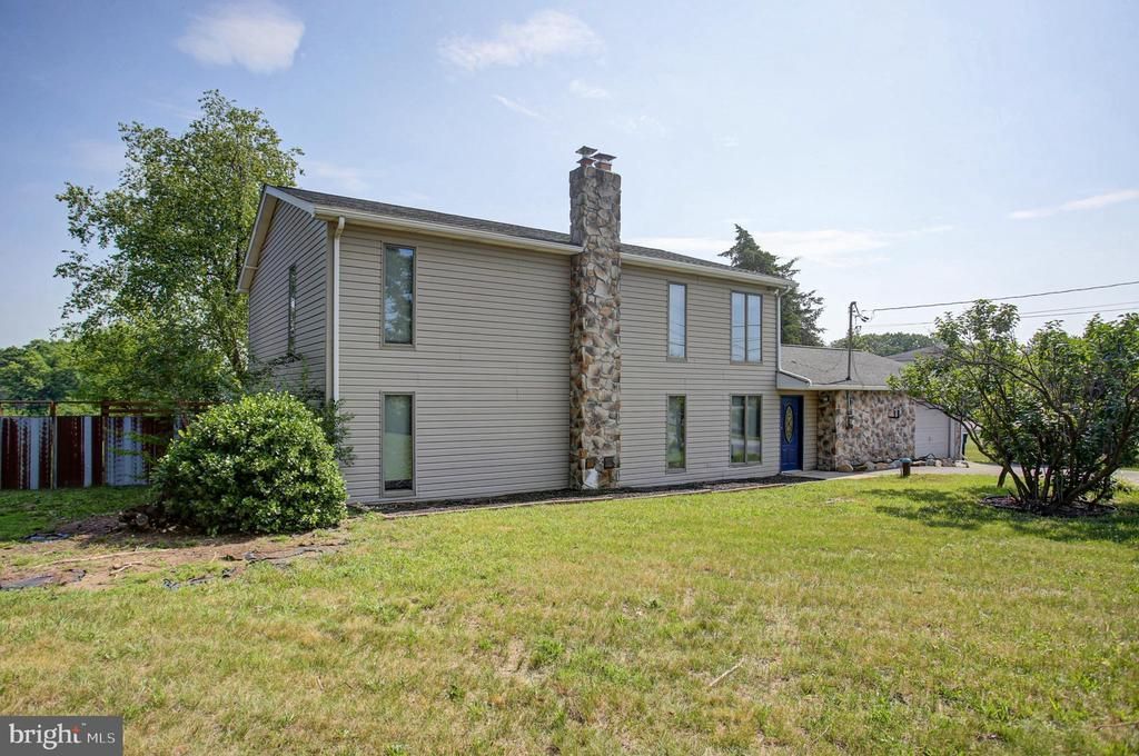 3365 BUCHANAN TRAIL W , GREENCASTLE, PA 17225