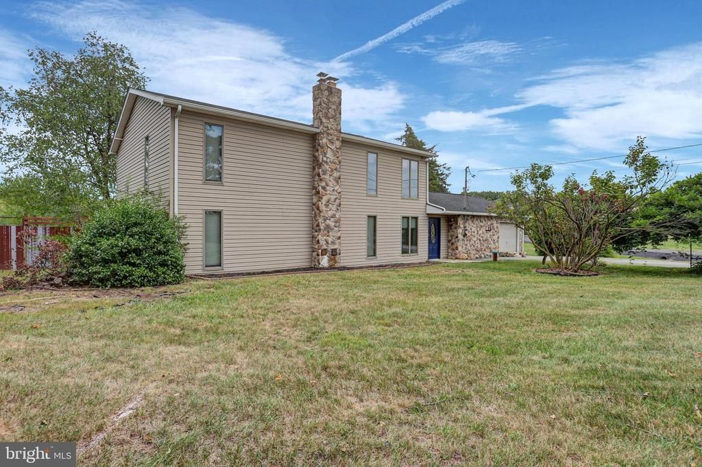 3365 BUCHANAN TRAIL W, GREENCASTLE, PA 17225