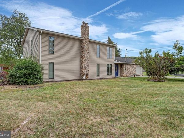 3365 BUCHANAN TRAIL W, GREENCASTLE, PA 17225