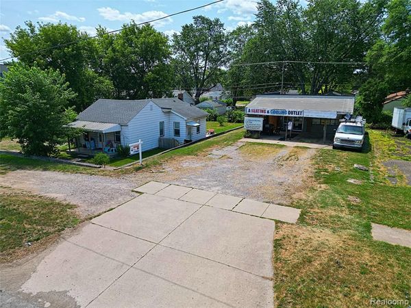 8411 N Middlebelt Road, Westland, MI 48185