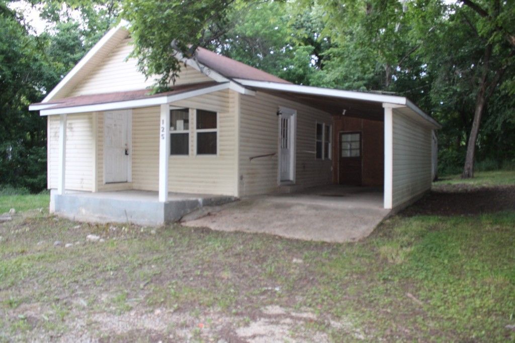 125 W Bradford Street , Pyatt, AR 72672 Main Photo