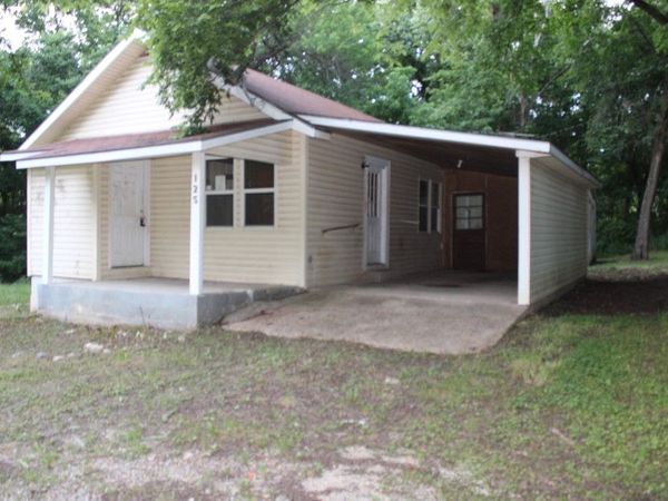 125 W Bradford Street , Pyatt, AR 72672