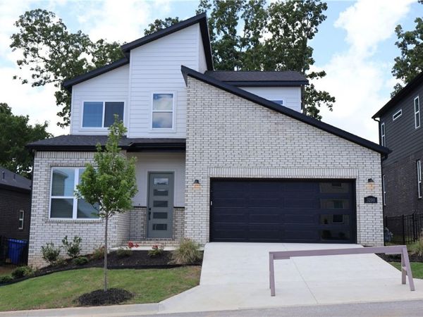 3200 NW Sumac Drive, Fayetteville, AR 72703