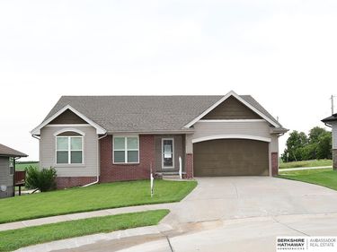 130 Broken Arrow Circle, Yutan, NE 68073