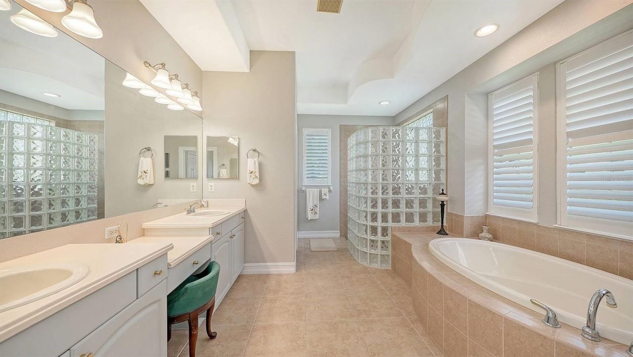 225 Pesaro Drive, North Venice, FL 34275 Photo