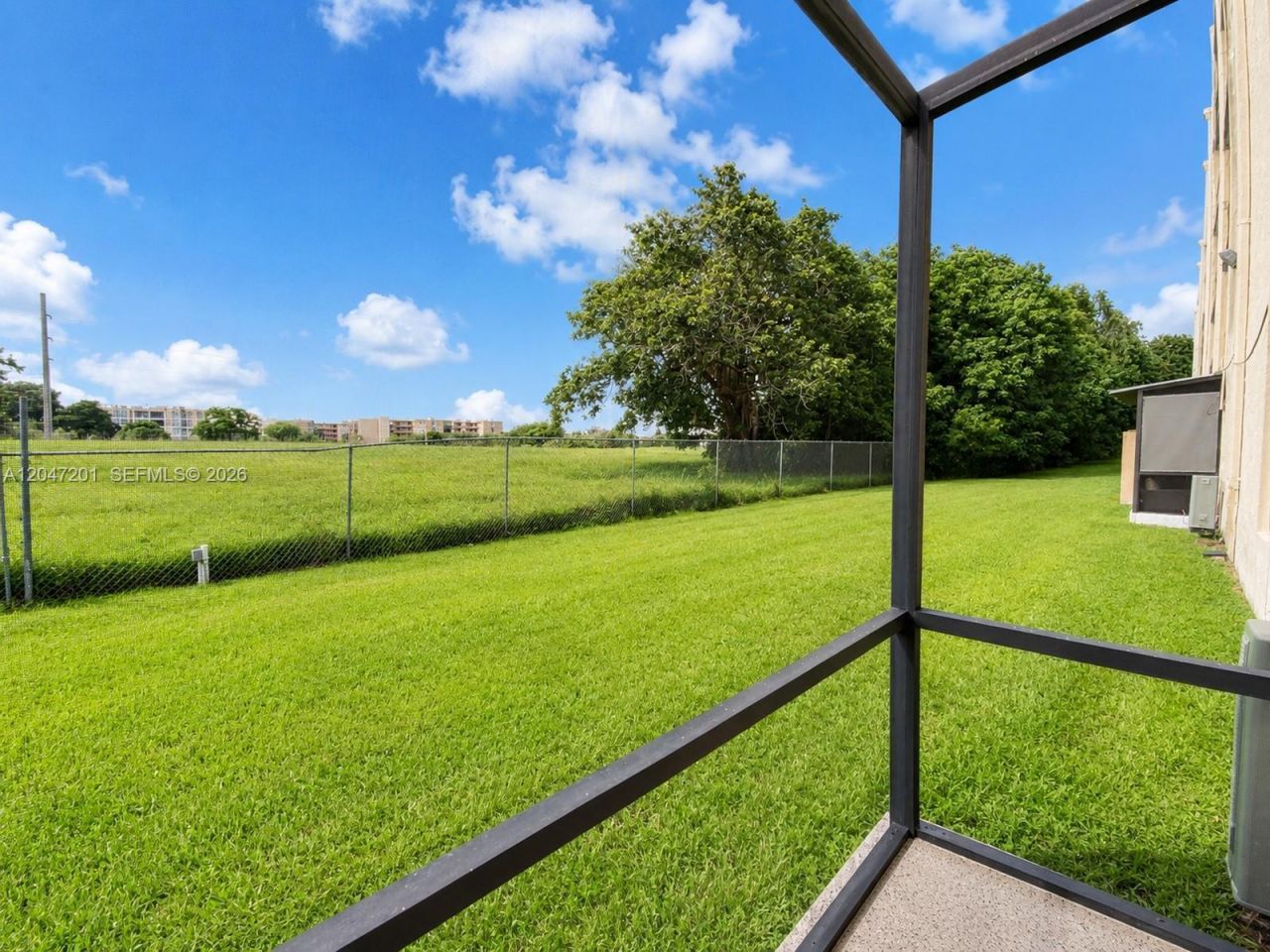 8870 Fontainebleau Blvd , Unit 106, Miami, FL 33172 Photo