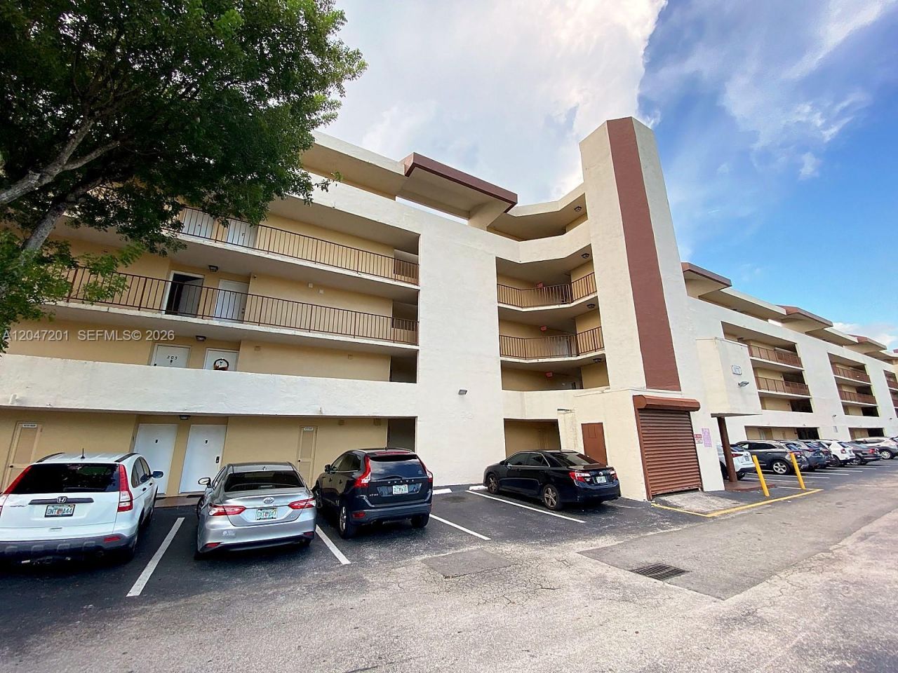 8870 Fontainebleau Blvd , Unit 106, Miami, FL 33172 Photo