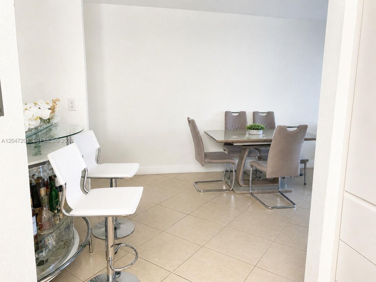 8870 Fontainebleau Blvd , Unit 106, Miami, FL 33172 Photo