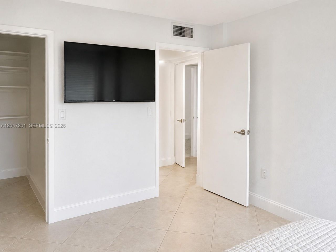 8870 Fontainebleau Blvd , Unit 106, Miami, FL 33172 Photo