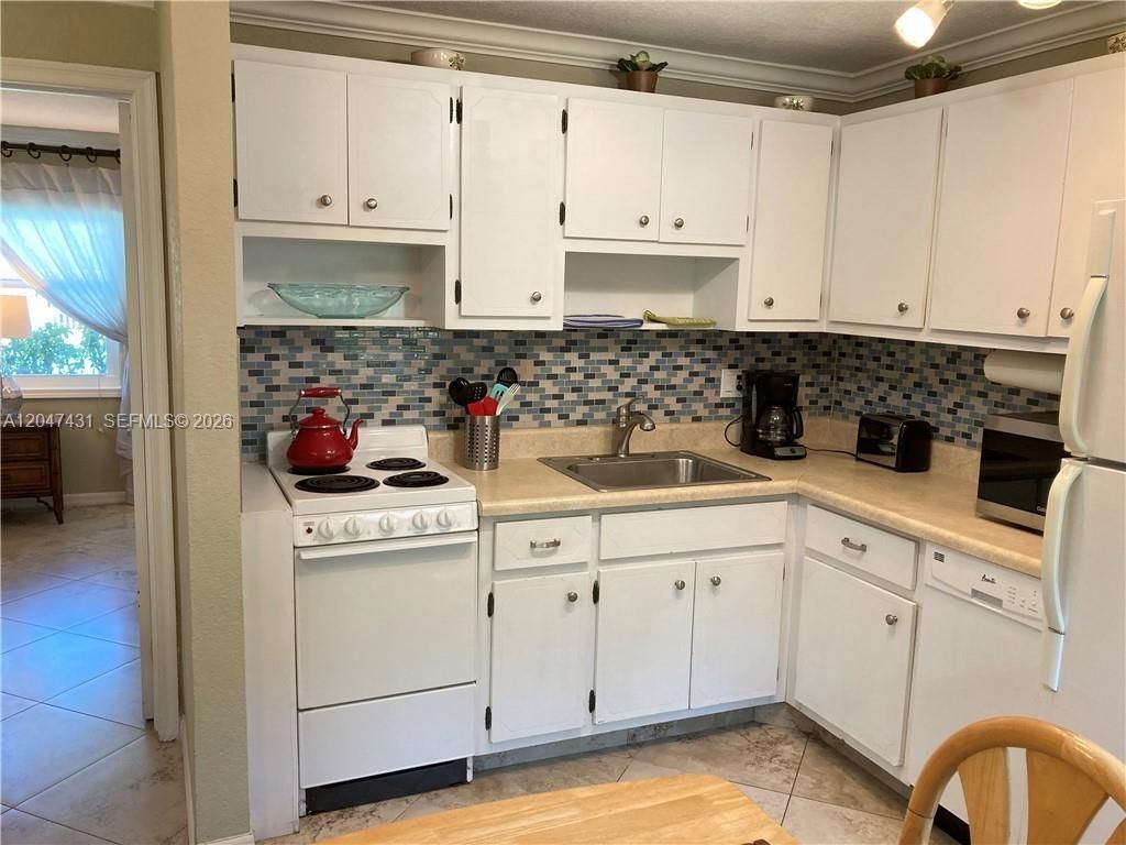 3230 NE 13th St, Unit 2, Pompano Beach, FL 33062 Photo