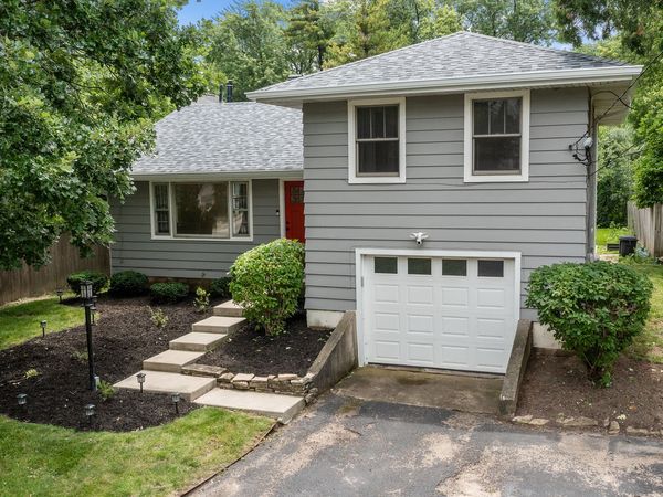 715 E Main Street , Barrington, IL 60010