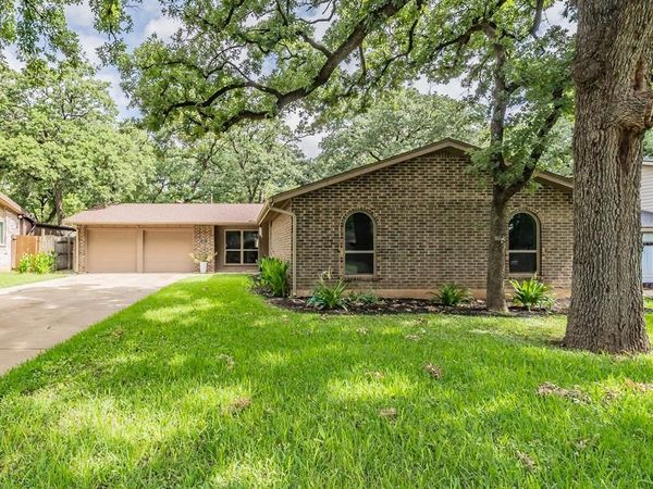 3311 Somerset Drive, Arlington, TX 76013