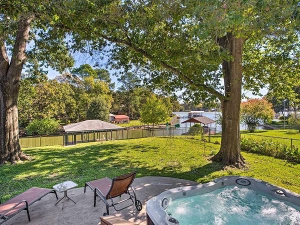 108 Camino Robles Street , Gun Barrel City, TX 75156
