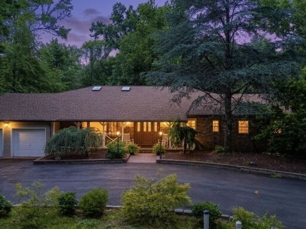 109 Fresh Ponds Rd, South Brunswick, NJ 08831