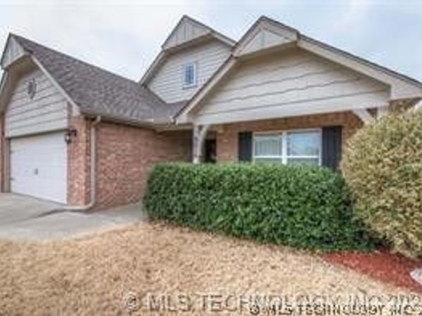 9010 N 156th East Avenue , Owasso, OK 74055