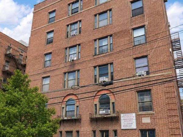 33-38 Parsons Boulevard , Unit 3D, Flushing, NY 11354