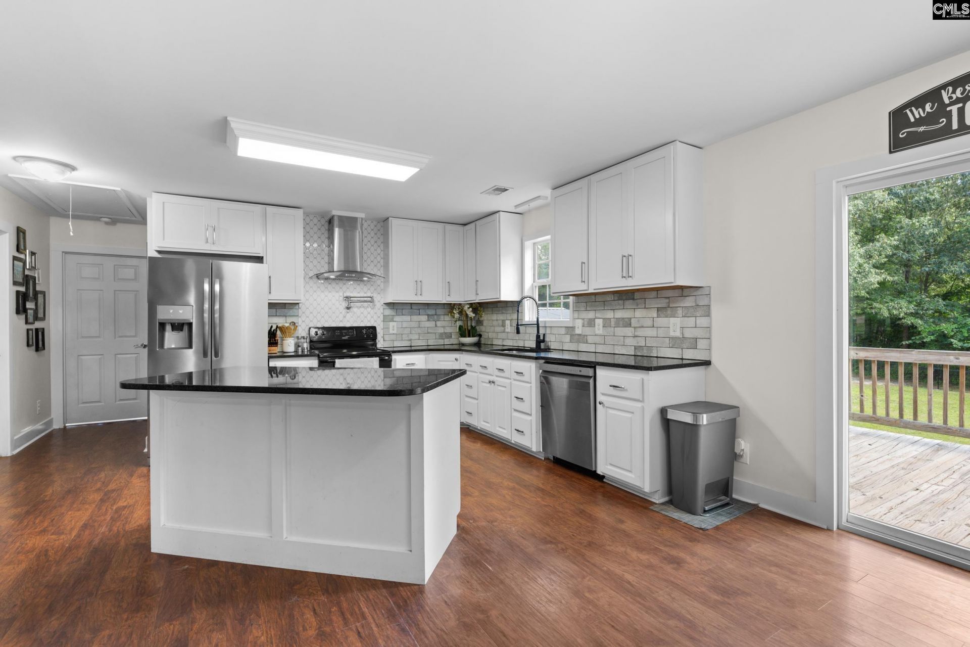 1677 Green Hill Road Photo 10