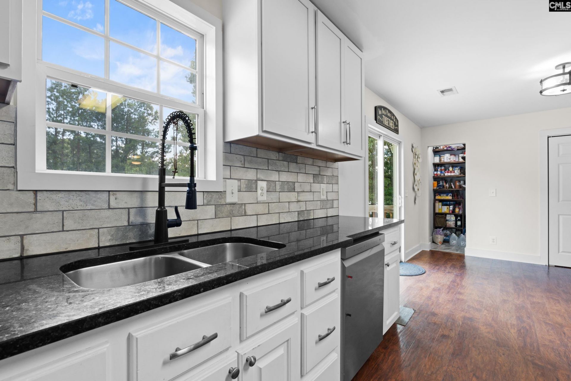 1677 Green Hill Road Photo 11
