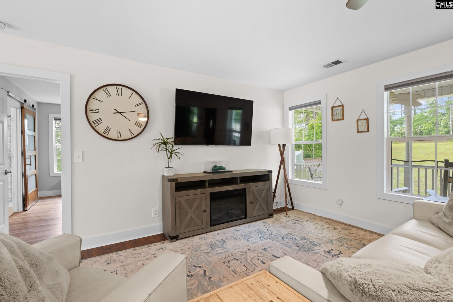1677 Green Hill Road Photo 5