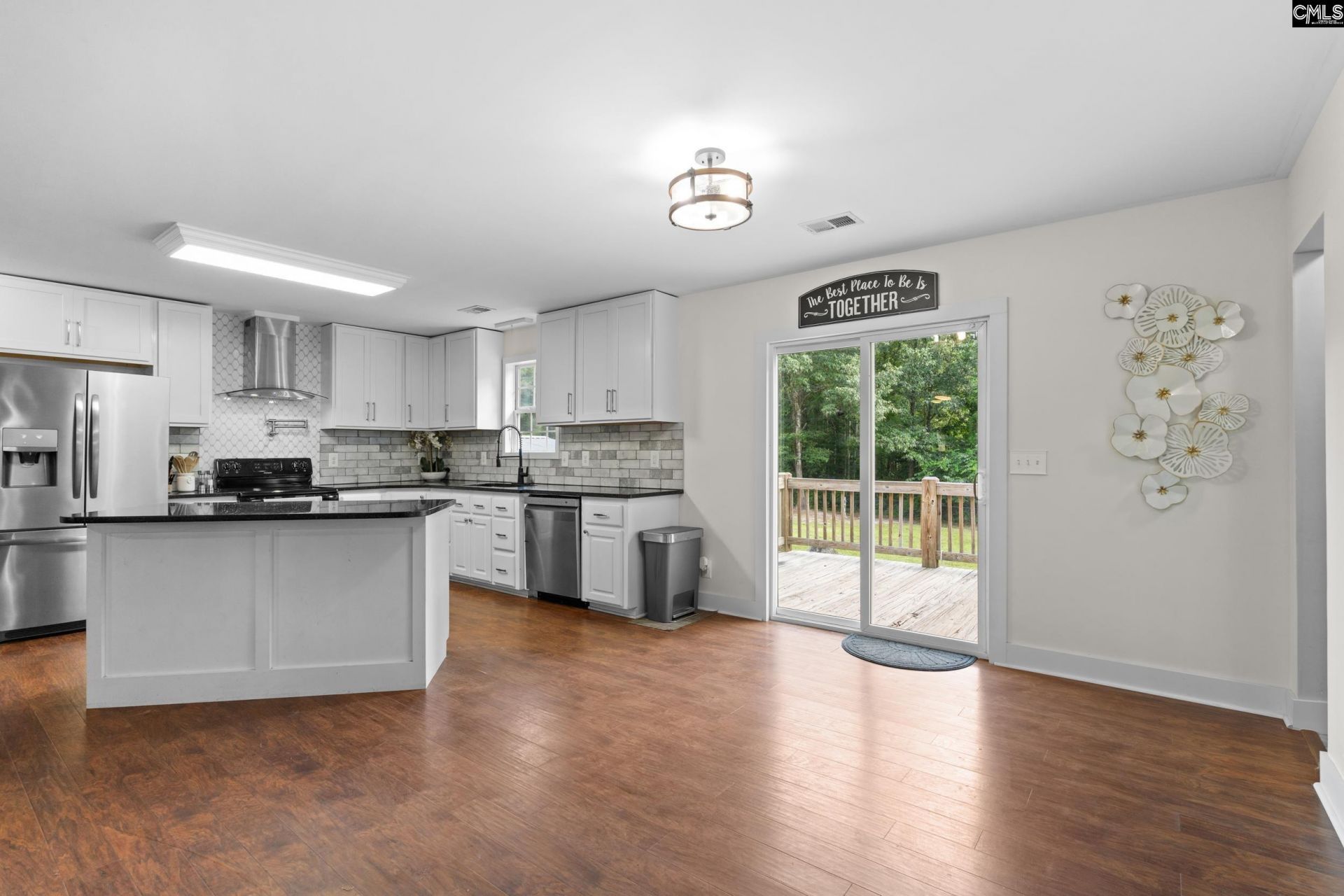 1677 Green Hill Road Photo 8