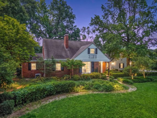 3145 E Broad Street , Columbus, OH 43209