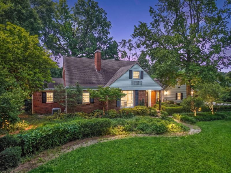 3145 E Broad Street, Columbus, OH 43209 Photo 1