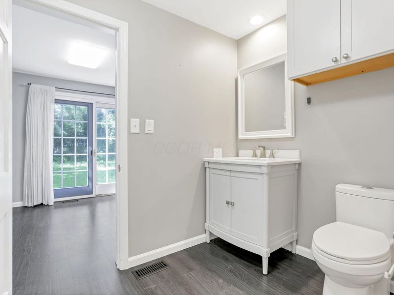 3145 E Broad Street, Columbus, OH 43209 Photo 36