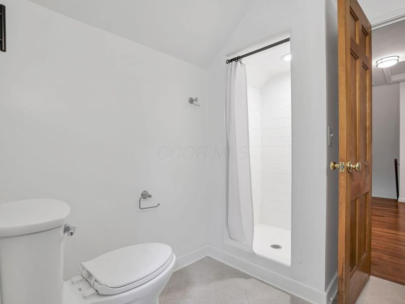 3145 E Broad Street, Columbus, OH 43209 Photo 58