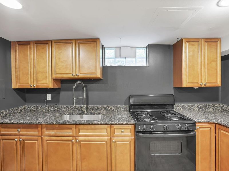 3145 E Broad Street, Columbus, OH 43209 Photo 68