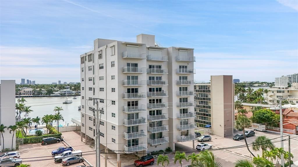 95 N Birch Road, Unit 301, Fort Lauderdale, FL 33304 Photo