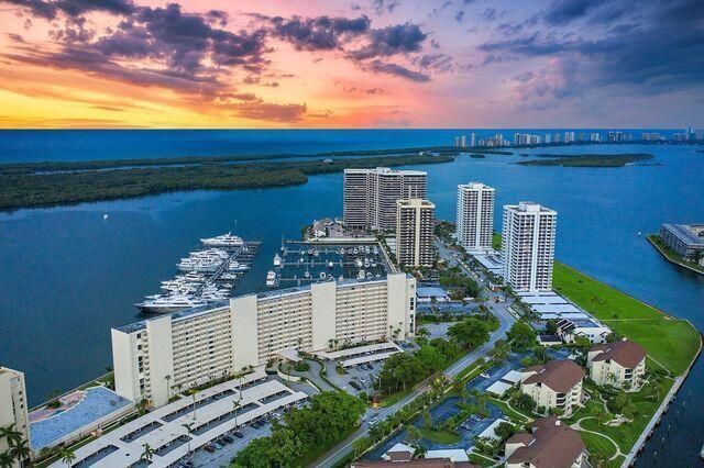 108 Lakeshore Drive, Unit 141, North Palm Beach, FL 33408 Photo
