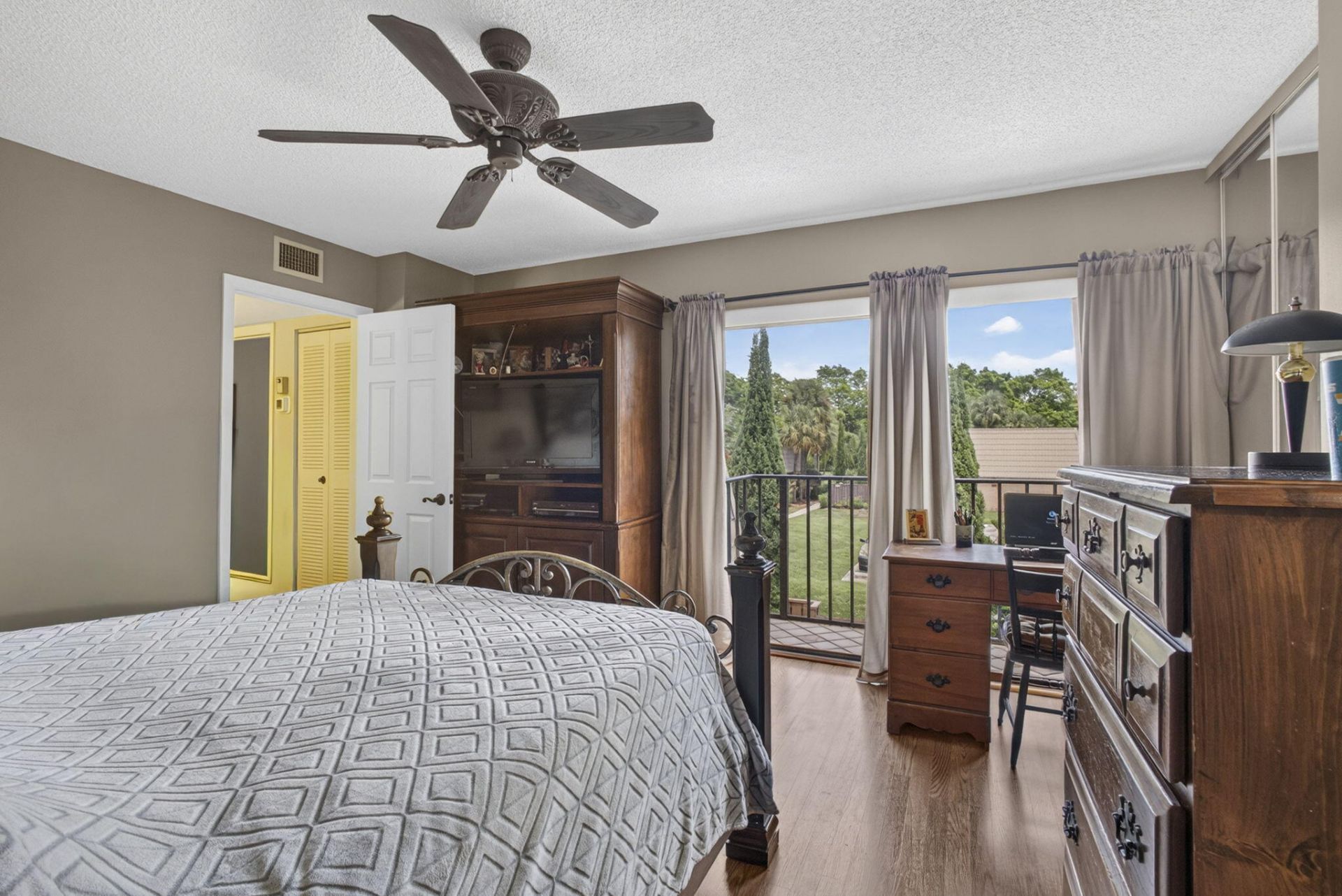 5034 50th Way, West Palm Beach, FL 33409 Photo