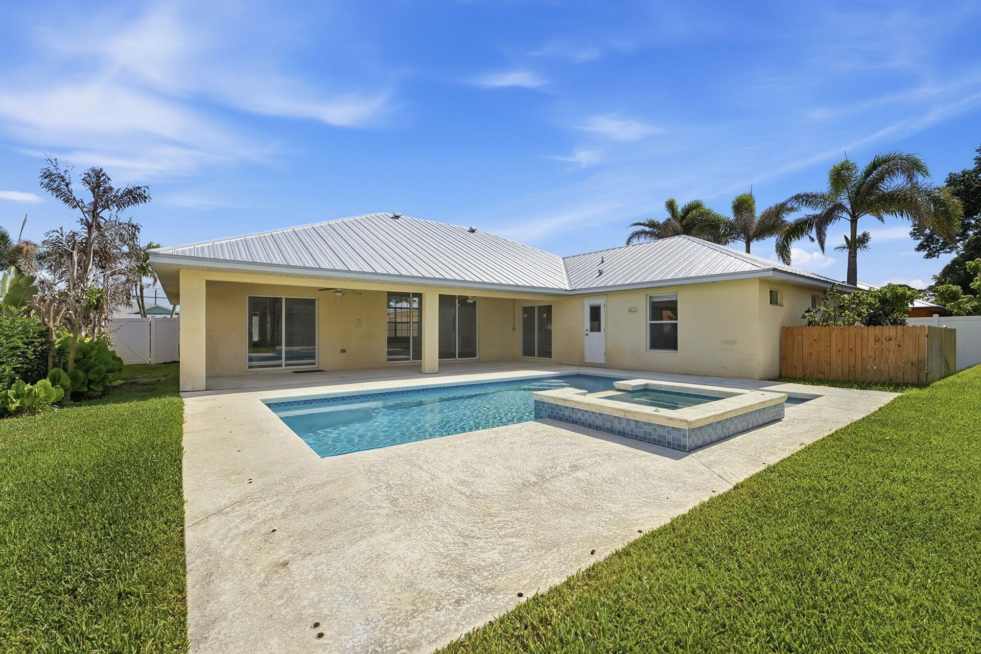 2314 SE Calcutta Circle, Port Saint Lucie, FL 34952 Photo
