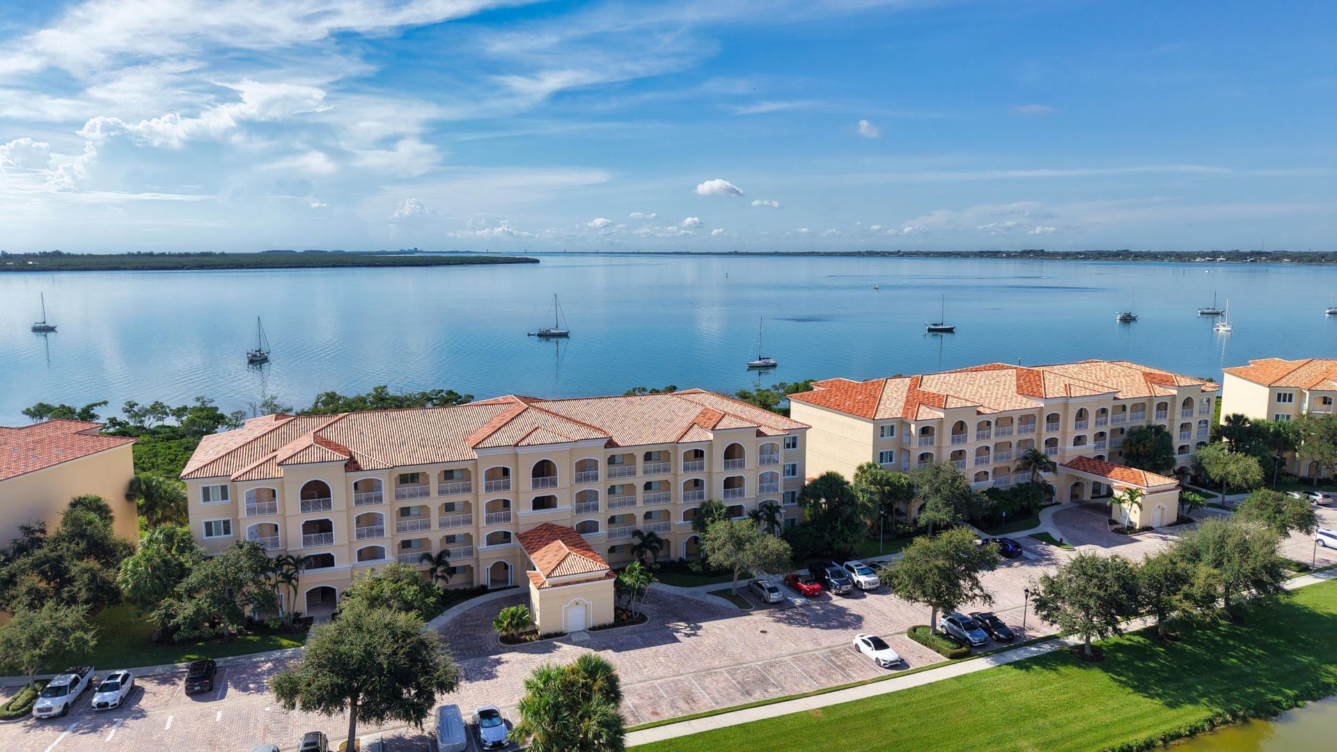 21 Harbour Isle Drive W, Unit Ph02, Fort Pierce, FL 34949 Photo