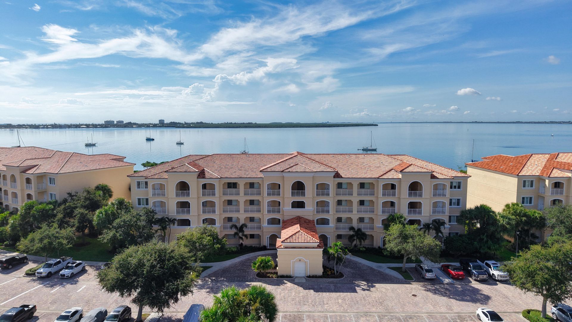 21 Harbour Isle Drive W, Unit Ph02, Fort Pierce, FL 34949 Photo