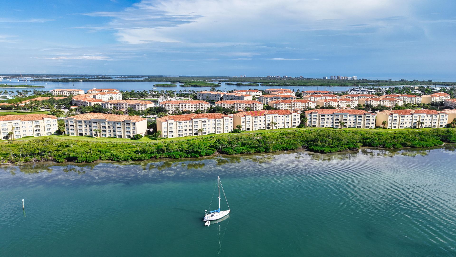 21 Harbour Isle Drive W, Unit Ph02, Fort Pierce, FL 34949 Photo