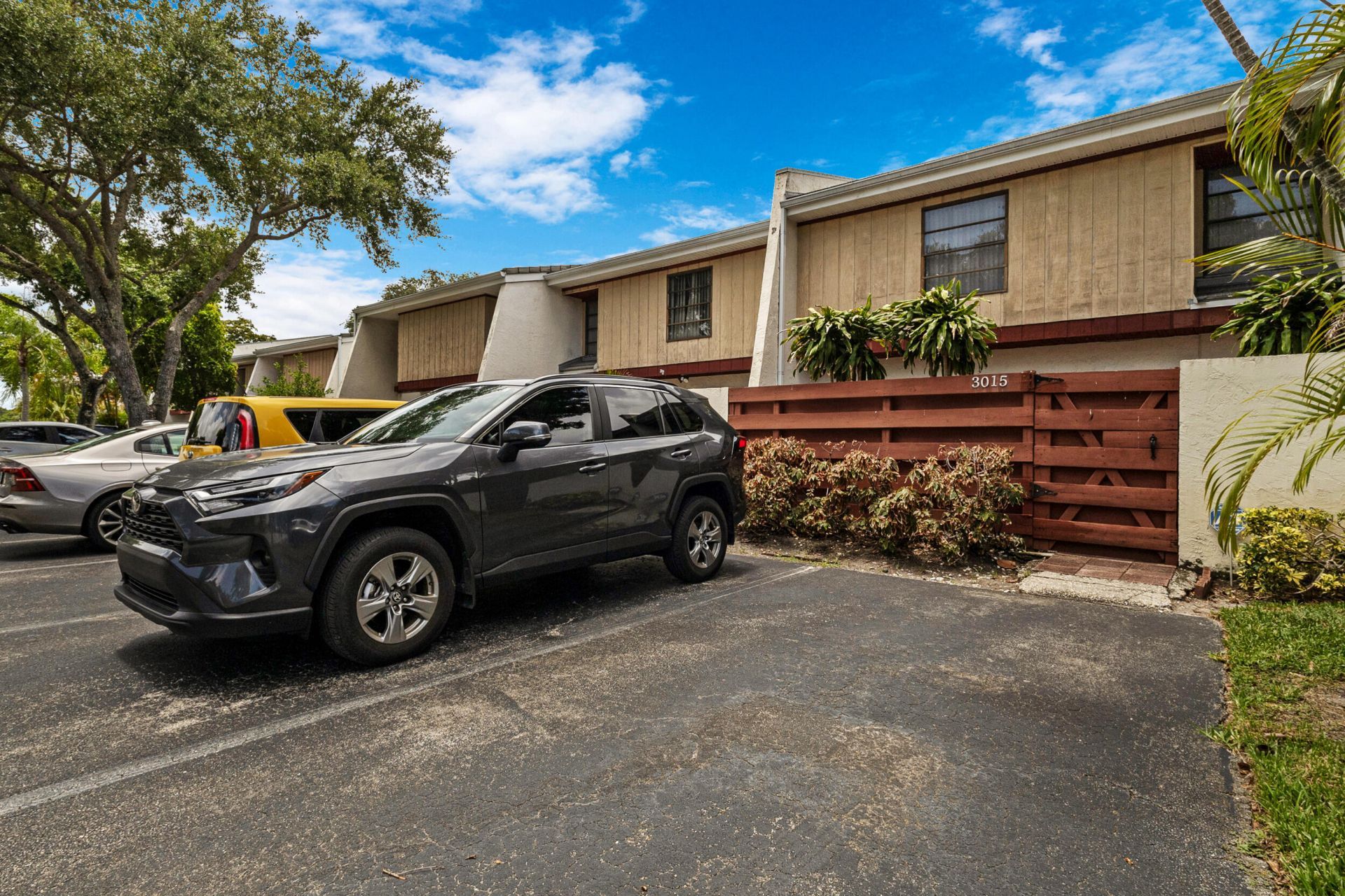 3015 Oaktree Lane, Unit 277, Hollywood, FL 33021 Photo