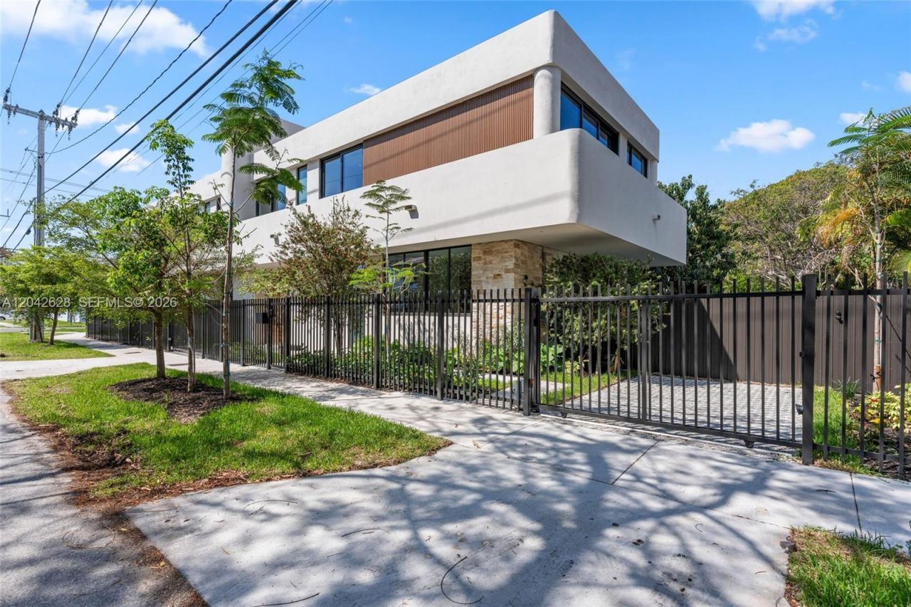 2330 SW 36th Ave , Miami, FL 33145 Photo