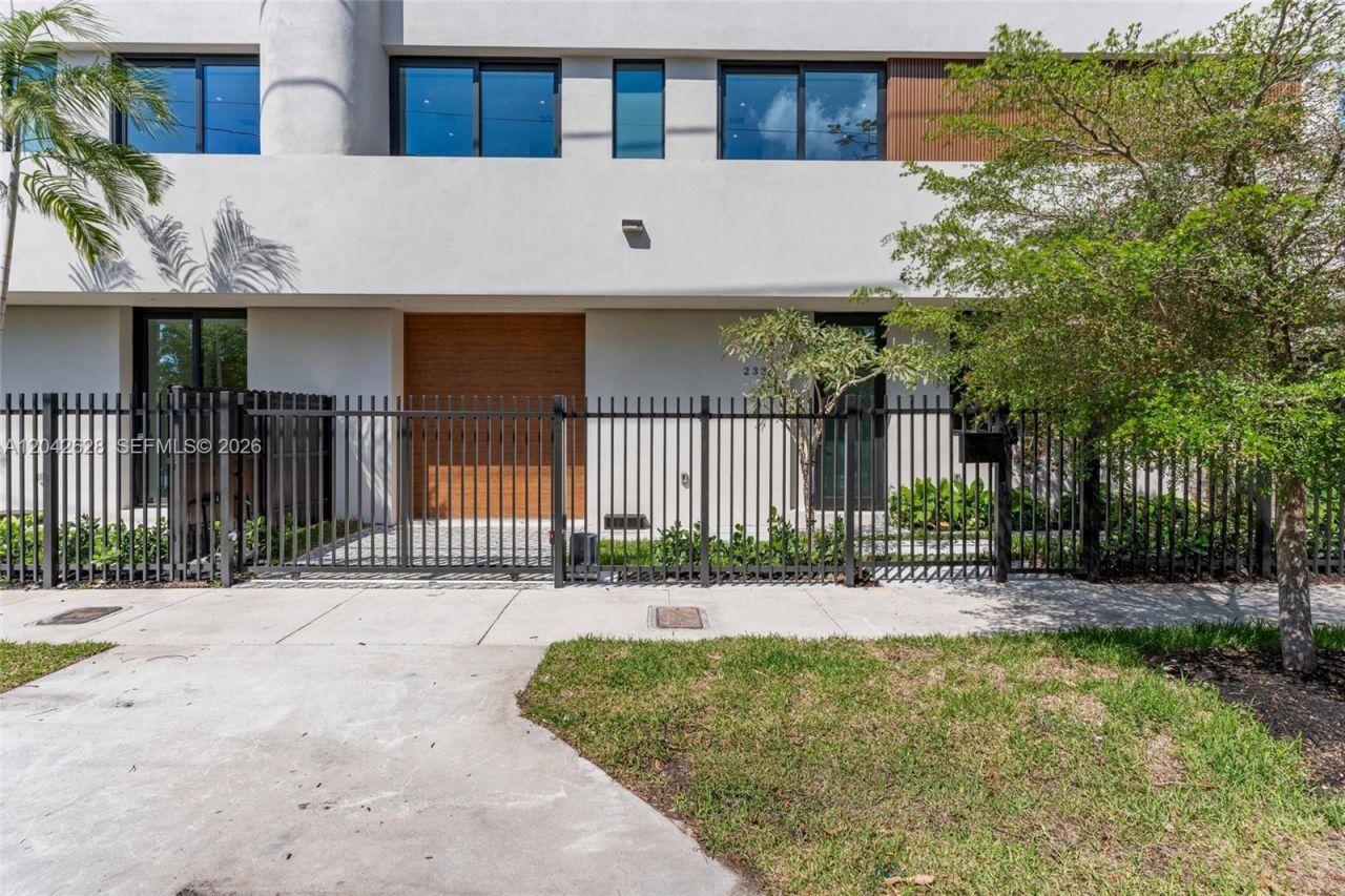 2330 SW 36th Ave , Miami, FL 33145 Photo