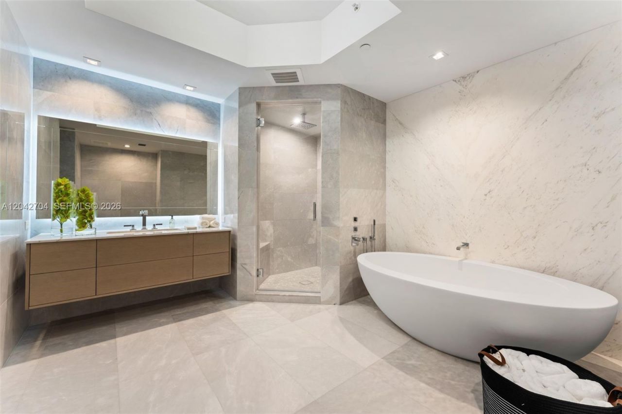 18501 Collins Ave , Unit 4003-04, Sunny Isles Beach, FL 33160 Photo