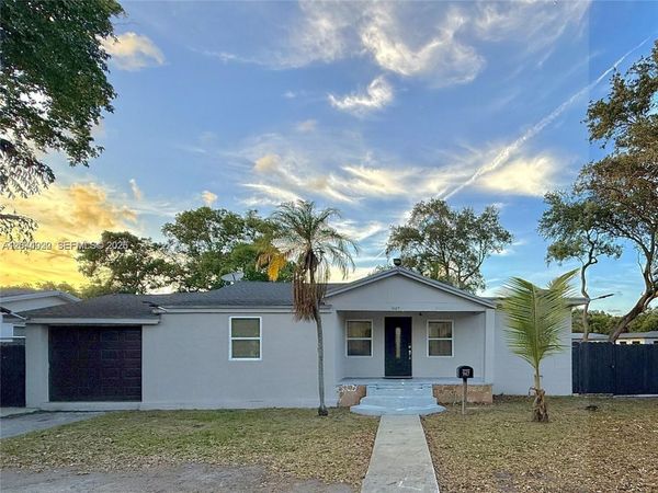 947 NE 149th St , Miami, FL 33161